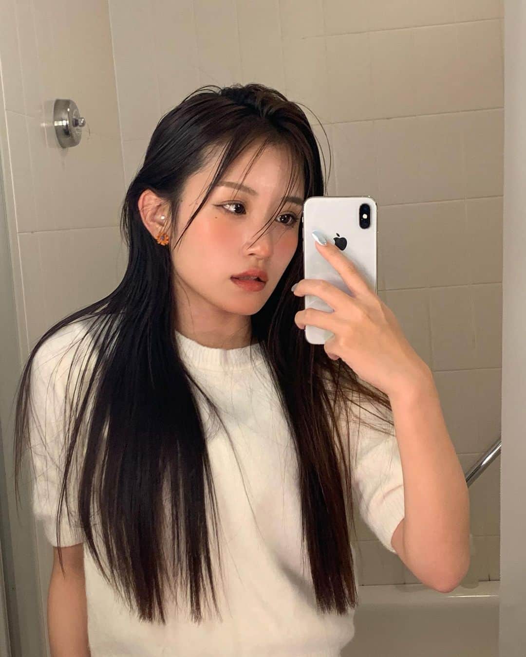 さくらのインスタグラム：「𝐬𝐞𝐥𝐟𝐢𝐞 🧡」