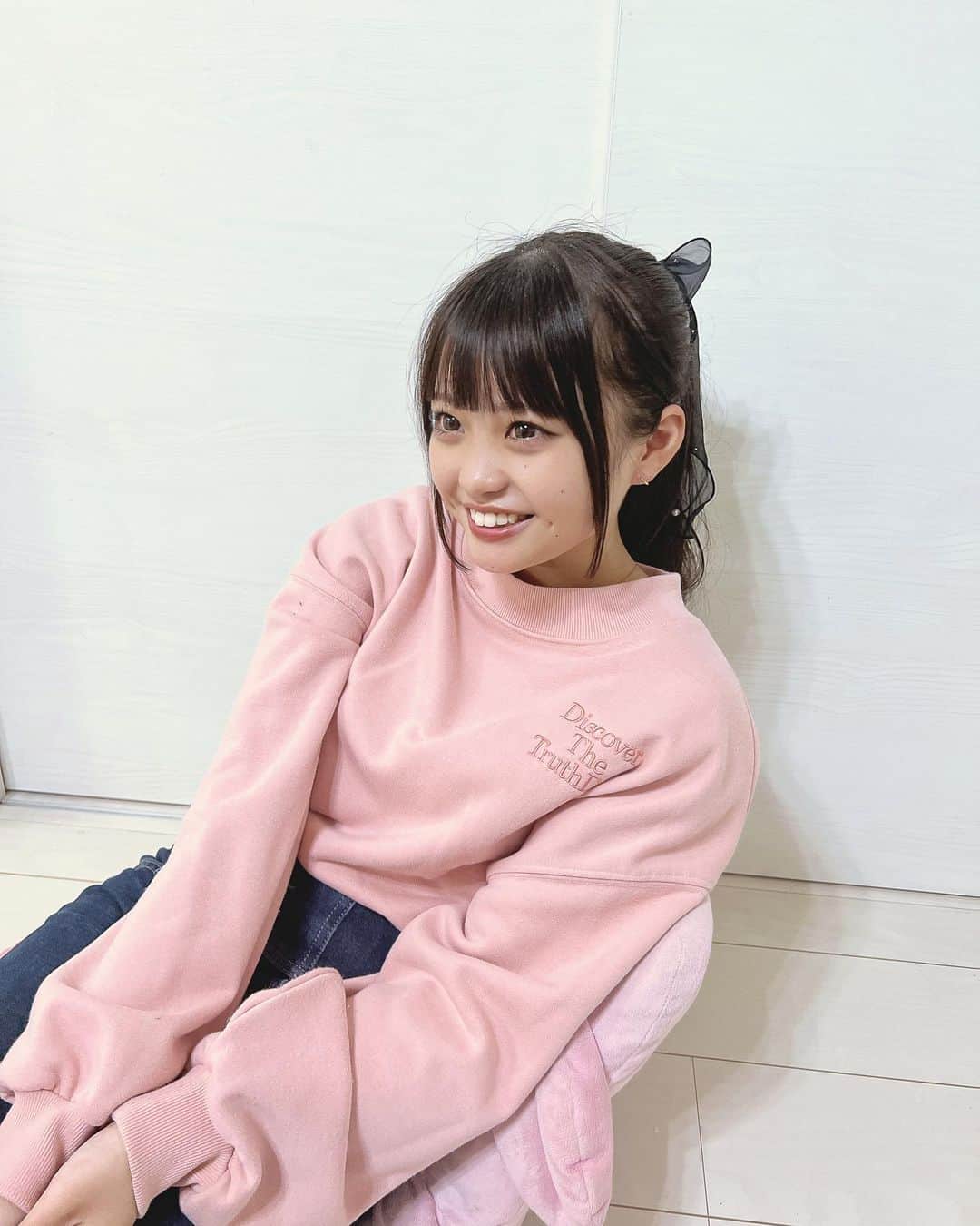 杉井美咲のインスタグラム：「1枚目はテレビ見てた時に撮られた！📷⭐︎⭐︎楽しそうでしょ？ ・ ・ #jk #sjk #jk2 #jkブランド #jkの素敵な思い出 #07 #杉井美咲 #女子高生ミスコン #高一ミスコン」