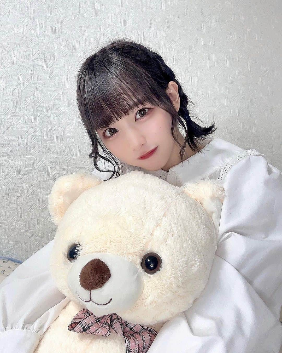 濱越さおりのインスタグラム：「. 黒髪少女♡」