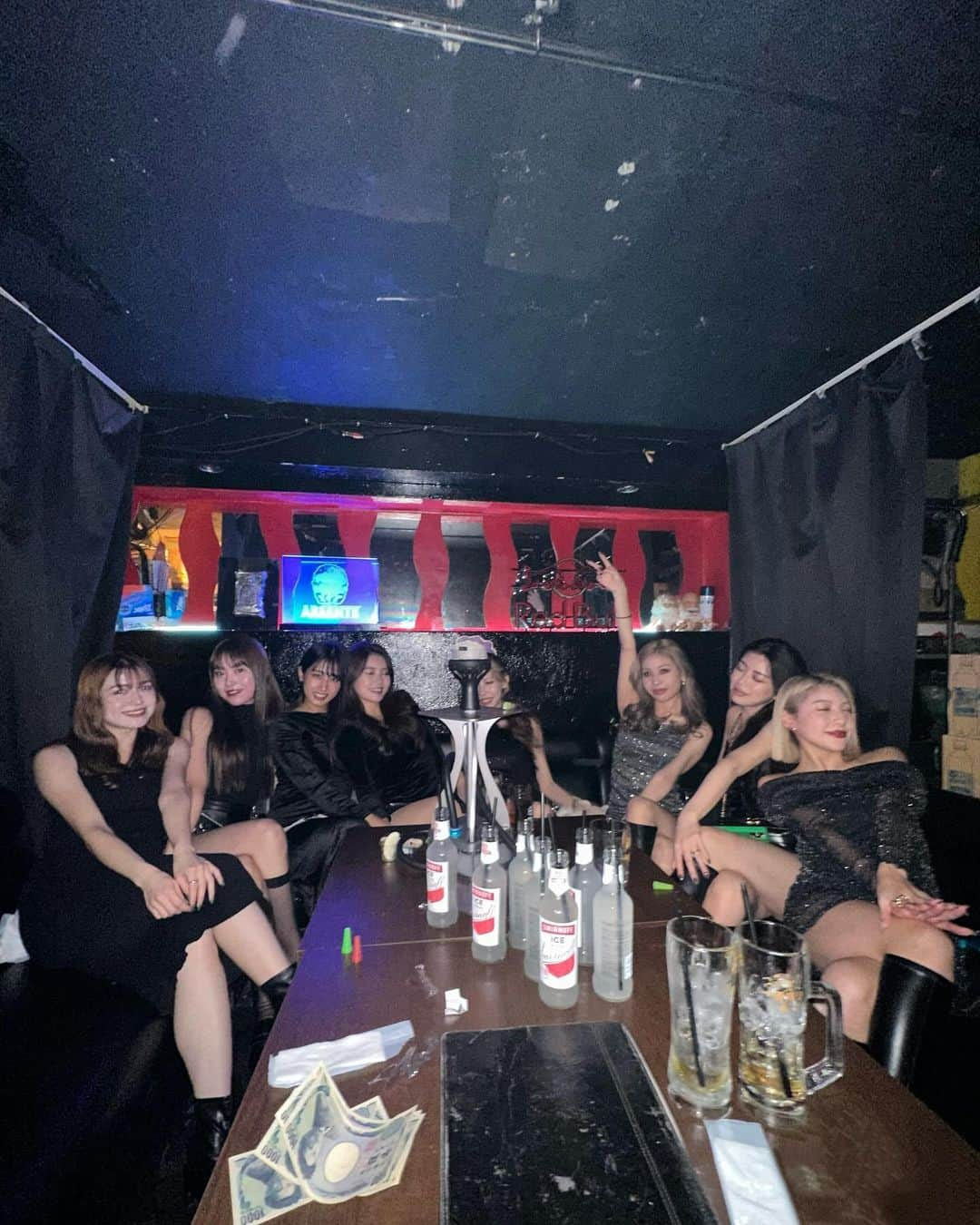 𝐓𝐒𝐔𝐊𝐀𝐒𝐀さんのインスタグラム写真 - (𝐓𝐒𝐔𝐊𝐀𝐒𝐀Instagram)「girls night out🩶」11月14日 22時53分 - tsukasa_xoxo