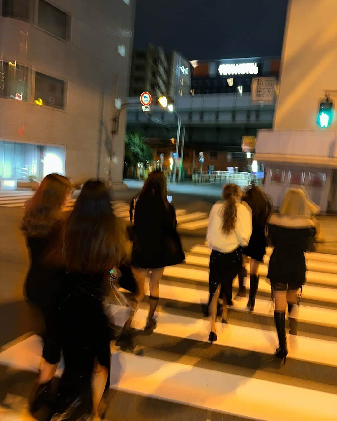 𝐓𝐒𝐔𝐊𝐀𝐒𝐀さんのインスタグラム写真 - (𝐓𝐒𝐔𝐊𝐀𝐒𝐀Instagram)「girls night out🩶」11月14日 22時53分 - tsukasa_xoxo