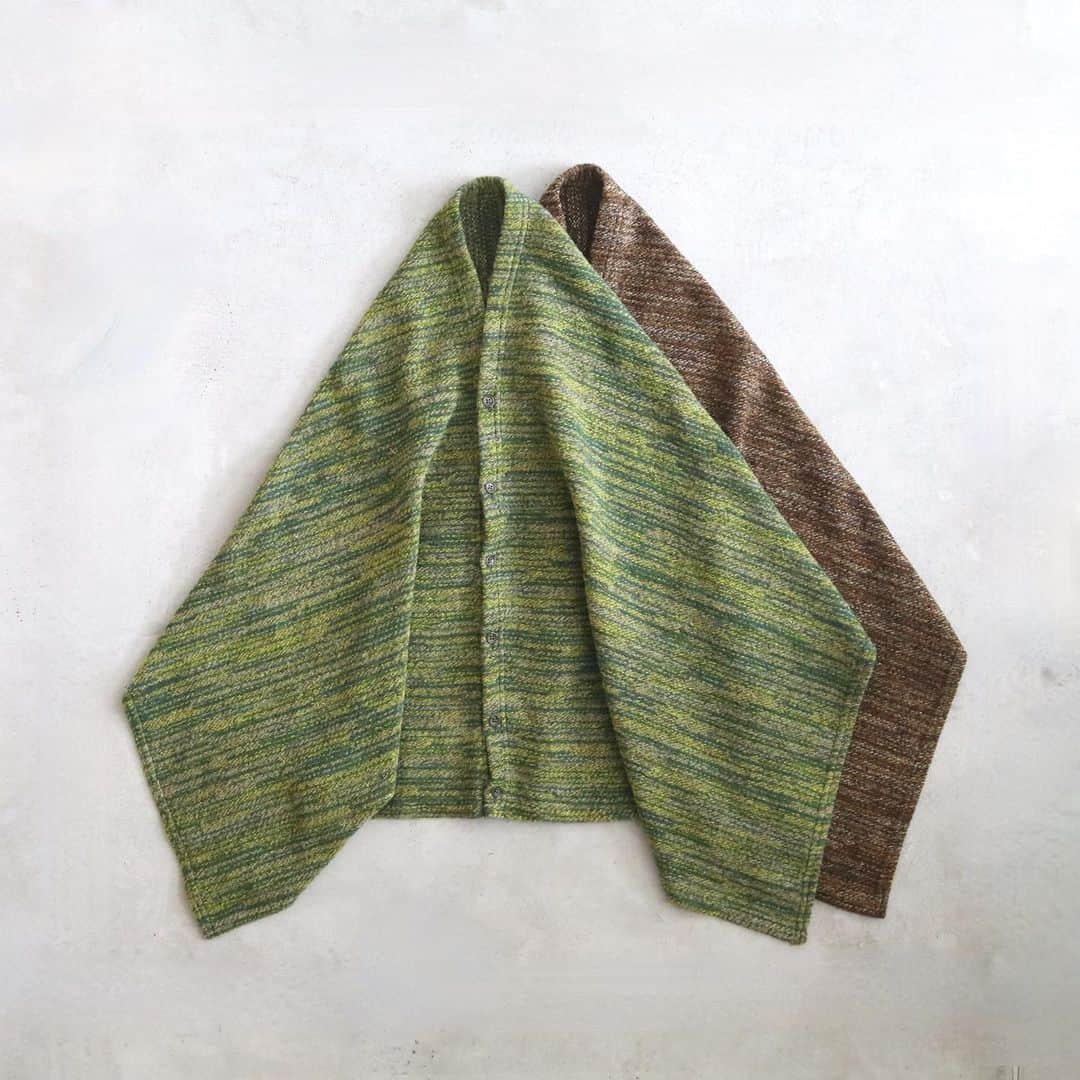 wonder_mountain_irieさんのインスタグラム写真 - (wonder_mountain_irieInstagram)「_ Engineered Garments / エンジニアードガーメンツ “Button Shawl -Poly Wool Melange Knit” ￥23,100-  〈online store / @digital_mountain〉 https://www.digital-mountain.net/shopdetail/000000017923  【オンラインストア#DigitalMountain へのご注文】 *24時間受付 *14時までのご注文で即日発送 tel：084-973-8204  We can send your order overseas. Ordering procedure details can be found here. >>http://www.digital-mountain.net/html/page56.html   #EngineeredGarments #エンジニアードガーメンツ #wm_ladies  実店舗：@wonder_mountain_ #WonderMountain  〒720-0043  広島県福山市船町2-23 JR 「#福山駅」より徒歩10分 #ワンダーマウンテン #japan #hiroshima #福山 #福山市 #尾道 #倉敷 #鞆の浦 近く  WOMEN/GOODS： @hacbywondermountain」11月14日 23時00分 - wonder_mountain_