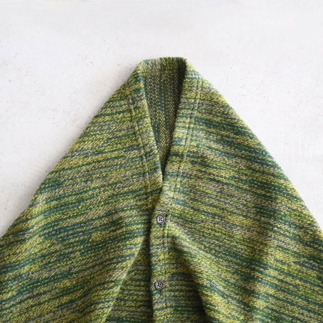 wonder_mountain_irieさんのインスタグラム写真 - (wonder_mountain_irieInstagram)「_ Engineered Garments / エンジニアードガーメンツ “Button Shawl -Poly Wool Melange Knit” ￥23,100-  〈online store / @digital_mountain〉 https://www.digital-mountain.net/shopdetail/000000017923  【オンラインストア#DigitalMountain へのご注文】 *24時間受付 *14時までのご注文で即日発送 tel：084-973-8204  We can send your order overseas. Ordering procedure details can be found here. >>http://www.digital-mountain.net/html/page56.html   #EngineeredGarments #エンジニアードガーメンツ #wm_ladies  実店舗：@wonder_mountain_ #WonderMountain  〒720-0043  広島県福山市船町2-23 JR 「#福山駅」より徒歩10分 #ワンダーマウンテン #japan #hiroshima #福山 #福山市 #尾道 #倉敷 #鞆の浦 近く  WOMEN/GOODS： @hacbywondermountain」11月14日 23時00分 - wonder_mountain_