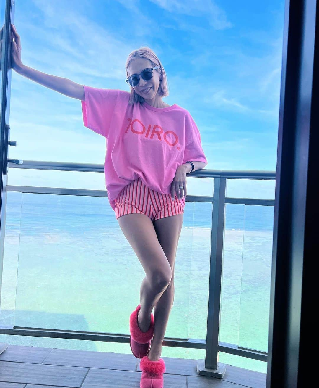 西山美希子のインスタグラム：「なんだかんだリゾートで水着の上にこのTシャツばかり　#TOIRO #TOIRO. #GUAM #autumnbreak」