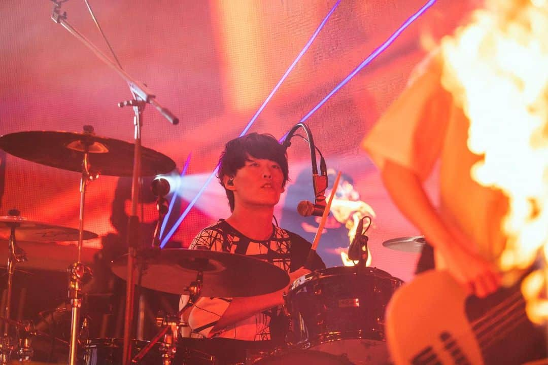 04 Limited Sazabysさんのインスタグラム写真 - (04 Limited SazabysInstagram)「. 11/11(土) 日本武道館 DAY1 『THE BAND OF LIFE』  📸 @takeshiyao」11月14日 23時08分 - 04limitedsazabys_official