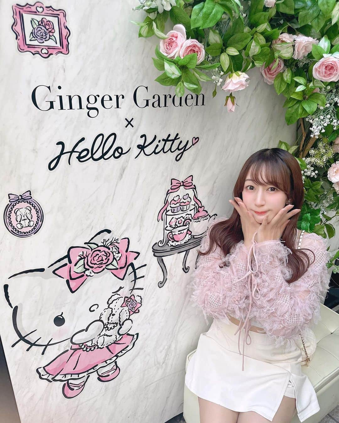 やっこさんのインスタグラム写真 - (やっこInstagram)「🎀💐🎀💐 ⁡ ⁡ ⁡ ⁡ GingerGarden AOYAMAの キティーちゃんコラボアフヌン🐱🎀 お友達と行ってきました❕ ⁡ 可愛すぎ空間〜🥲 ずっといたいくらい可愛かった…🥺 お洋服はピンクにしました🩷 ⁡ ⁡ tops #seemi  skirt #grl  ⁡ ⁡ ⁡ ⁡ ⁡ #アフターヌーンティー #aoyamagingergarden #青山ジンジャーガーデン #ハローキティ #アフヌン ＃ヌン活 #afternoontea #ootd #ピンクコーデ」11月14日 23時11分 - yakko928