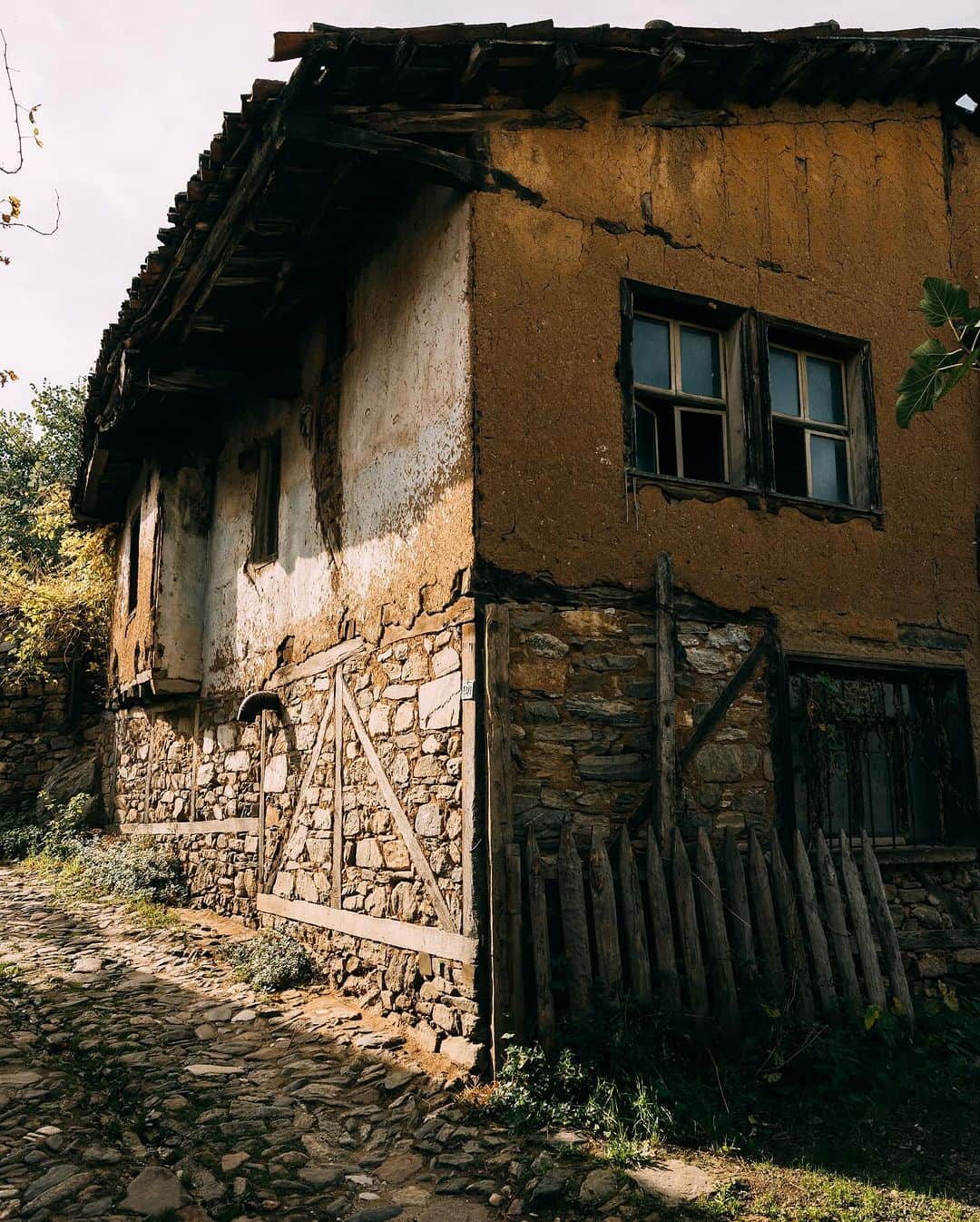 trashさんのインスタグラム写真 - (trashInstagram)「Cumalıkızık, a 700 year old ottoman village near Bursa.」11月14日 23時16分 - trashhand