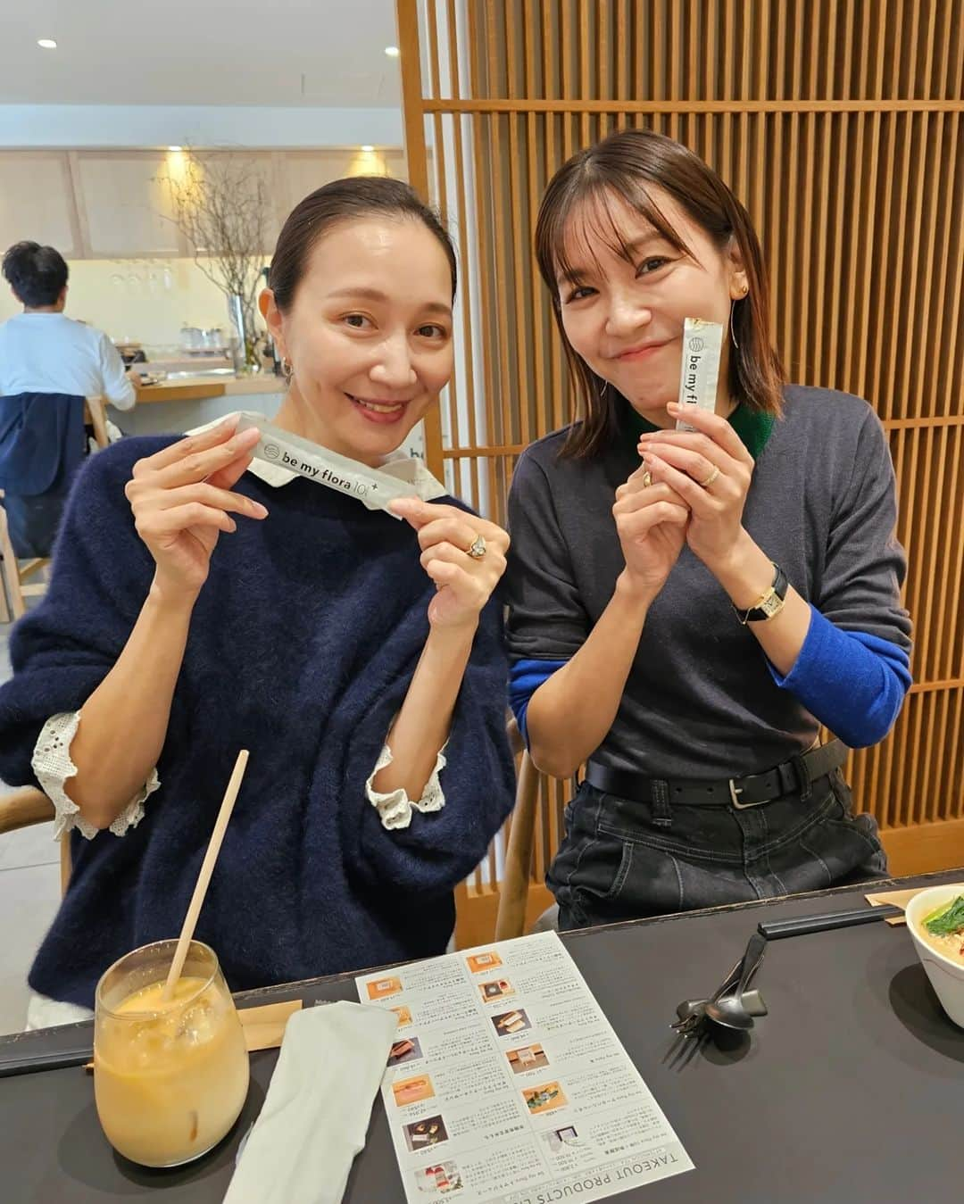 佐藤純さんのインスタグラム写真 - (佐藤純Instagram)「先日、仲良しメンバーで be my flora kitchen のアフタヌーンティーへ😋  @bemyflora_kitchen  6つのフリー(添加物、着色料、保存料、白砂糖、グルテン、香料)のお食事やスイーツが楽しめるアフタヌーンティー💕  アフタヌーンティー！って聞くと、デザートを想像しちゃうけど、豆乳担々麺や昆布の佃煮の🍙などもあるの😆  デザートもチョコレートテリーヌ、チーズケーキ、ミニ磯部もち、ミニあんみつ、ミニぜんざいなど‥和も洋も楽しめちゃう‼️  もちろん、食前の10年熟成酵素もね😉  @bemyflora  私もby myの酵素を毎日飲み続けてます💕  飲み続けてから、お肌の調子がすごくよくなったよ✨  アフタヌーンティー❤絶対また行きたい😍  #bemyflorakitchen  #bemyflora  #afternoontea #ビーマイフローラキッチン #ビーマイフローラ #アフタヌーンティー #グルテンフリー #身体が喜ぶ #ママ #ママモデル #モデル #mama #mamamodel #model」11月14日 23時19分 - junsatoidea