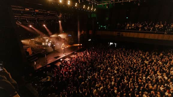 The Lumineersさんのインスタグラム写真 - (The LumineersInstagram)「Bogotá! Loudest crowd yet! ♥️🇨🇴♥️ | 📸: @rkdeeb」11月14日 23時30分 - thelumineers