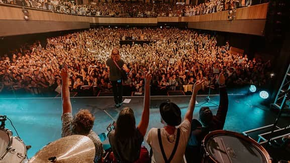 The Lumineersさんのインスタグラム写真 - (The LumineersInstagram)「Bogotá! Loudest crowd yet! ♥️🇨🇴♥️ | 📸: @rkdeeb」11月14日 23時30分 - thelumineers