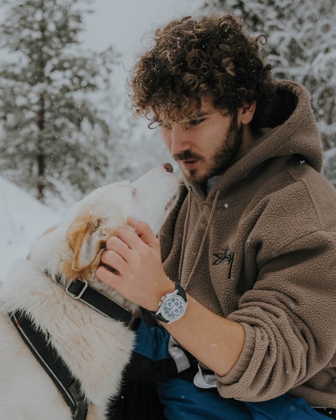 Hamilton Watchのインスタグラム：「A week full of adventure and exploration in Finland, with special guests to kick off the festive season.  #hamiltonwatch #hamiltonfamily #happyholidayswhereveryouare」