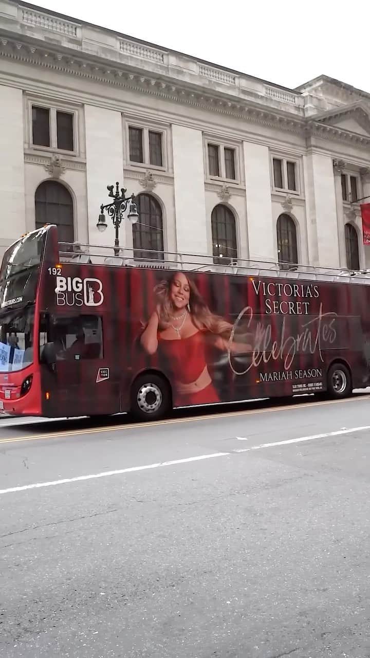 ヴィクトリアズ・シークレットのインスタグラム：「It’s beginning to look a lot like #MariahSeason everywhere we go.」