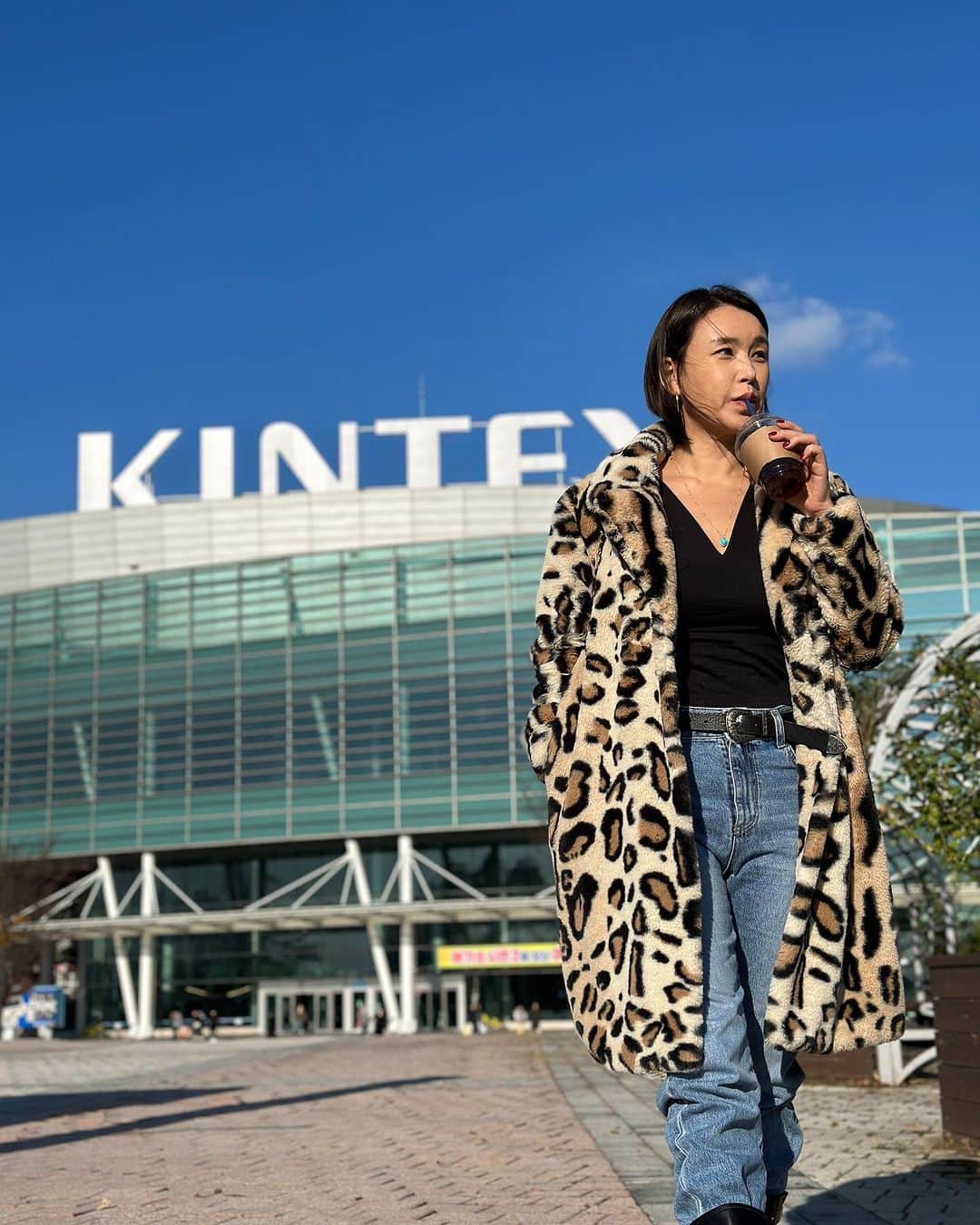 ペ・ユンジョンのインスタグラム：「어흥🐯 요즘 김포아줌마둘이서 와따리가따리 동네단짝생겨서 너무감사🙏」