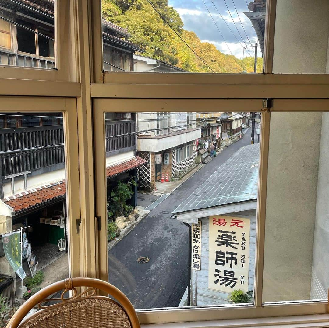 しゃらさんのインスタグラム写真 - (しゃらInstagram)「石見銀山近くの名湯♨️ ※温泉の写真はHPからお借りしました😊    #島根観光#石見銀山 #温泉津温泉#湯治場#薬師湯  #写ルンです #フィルムカメラ  #桜でんぶ」11月14日 23時46分 - shara_kyana