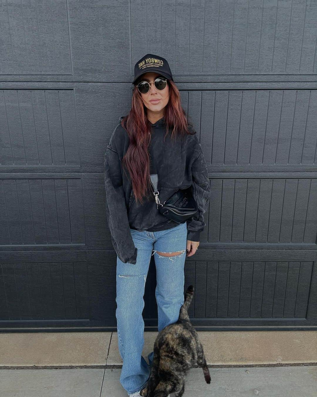 Chelsea Houskaさんのインスタグラム写真 - (Chelsea HouskaInstagram)「Some of my favorite casual looks with @shoplilyandlottie pieces 🤎 make sure to snag the Austin hoodie that is releasing TODAY. And if you haven’t preordered the camo joggers yet - RUN!   I’ll post some fun deals with these outfits in my stories!」11月14日 23時51分 - chelseahouska