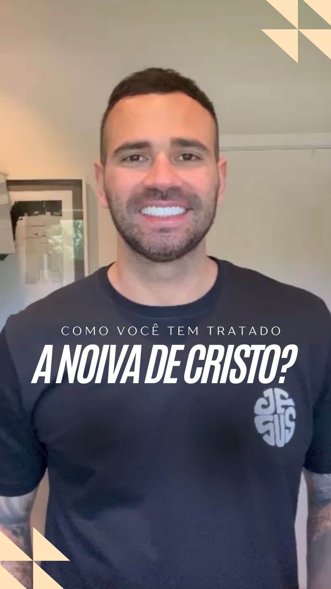 レアンドロ・カスタン・ダ・シウバのインスタグラム：「Como você tem tratado a noiva de Cristo ?  “Marido, ame a sua esposa, assim como Cristo amou a Igreja e deu a sua vida por ela. Ele fez isso para dedicar a Igreja a Deus, lavando-a com água e purificando-a com a sua palavra. E fez isso para também poder trazer para perto de si a Igreja em toda a sua beleza, pura e perfeita, sem manchas, ou rugas, ou qualquer outro defeito.”  ‭‭Efésios‬ ‭5‬:‭25‬-‭27  #biblia #testemunho #igreja #fé #jesuscristo」
