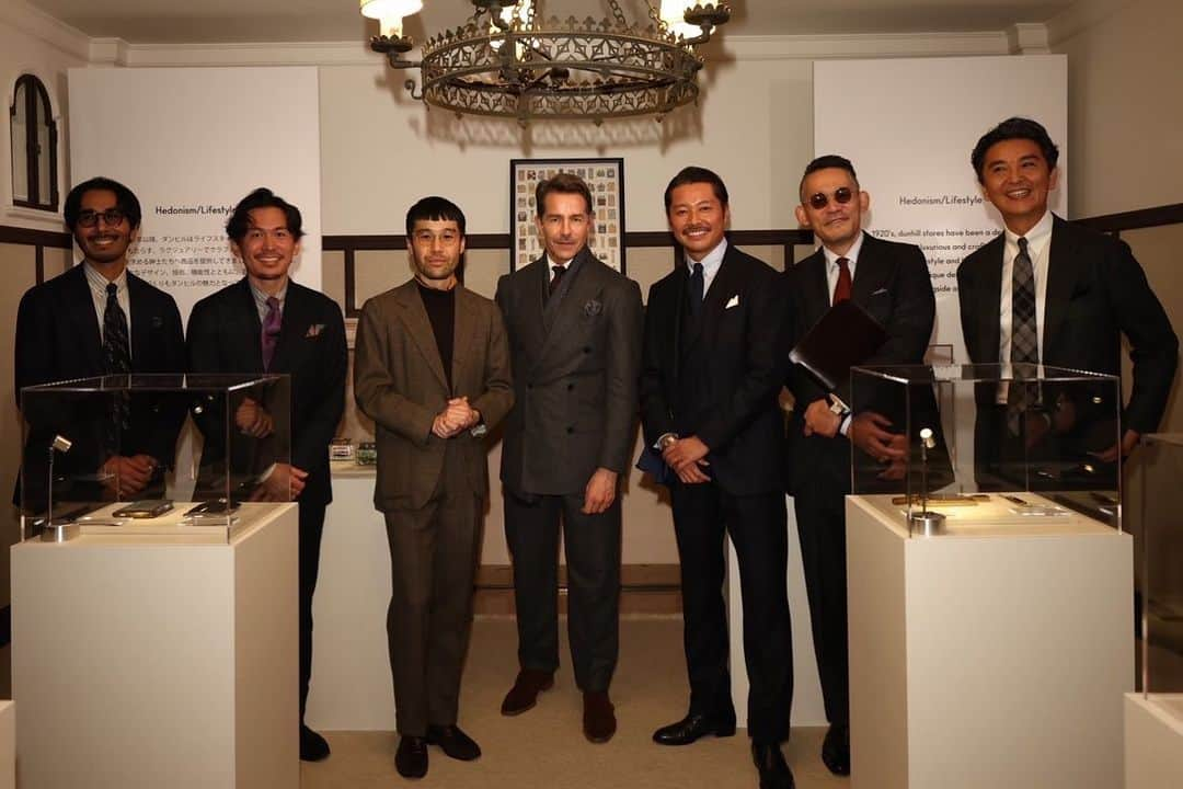 高田朋佳のインスタグラム：「@dunhill 130’s anniversary party with @sebiro_sanpo  Thank you for inviting us. We respect you for being based on British classic every time, everywhere.  #dunhill #alfreddunhill #sebirosanpo #背広散歩 #savilerow」