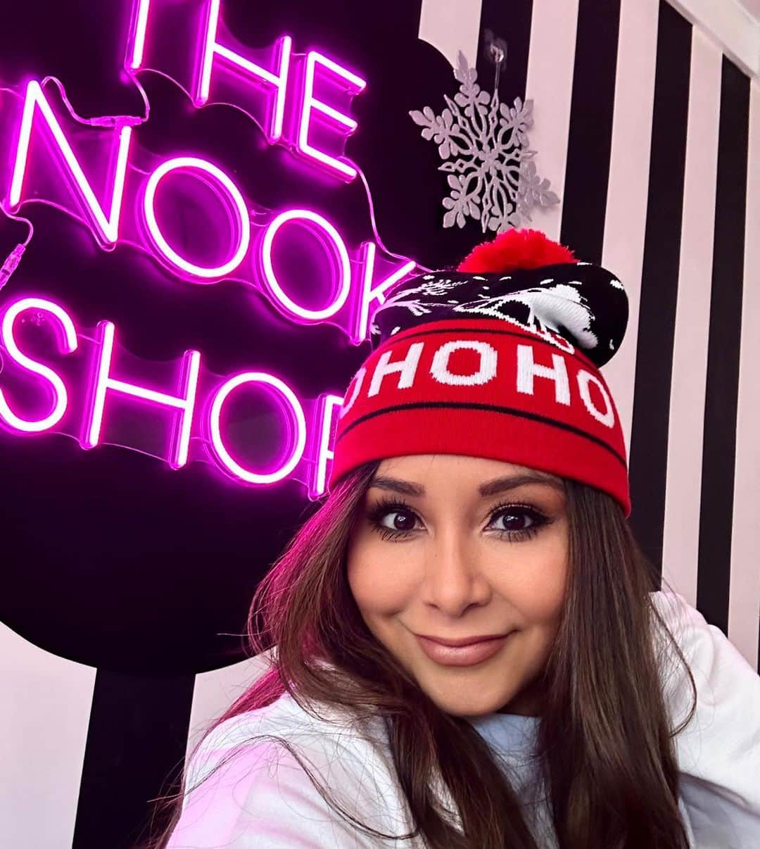 ニコール・ ポリッツィさんのインスタグラム写真 - (ニコール・ ポリッツィInstagram)「SNOOKI XMAS SWEATERS 🎄🥂 tis’ the season bitches! CANT WAIT for my VIP EVENT this Saturday! 🥂🥂🥂 Celebrating 5th year anniversary of my Madison Store & MY BIRTHDAYYYYY! Link in bio for tickets! 💋」11月14日 23時57分 - snooki