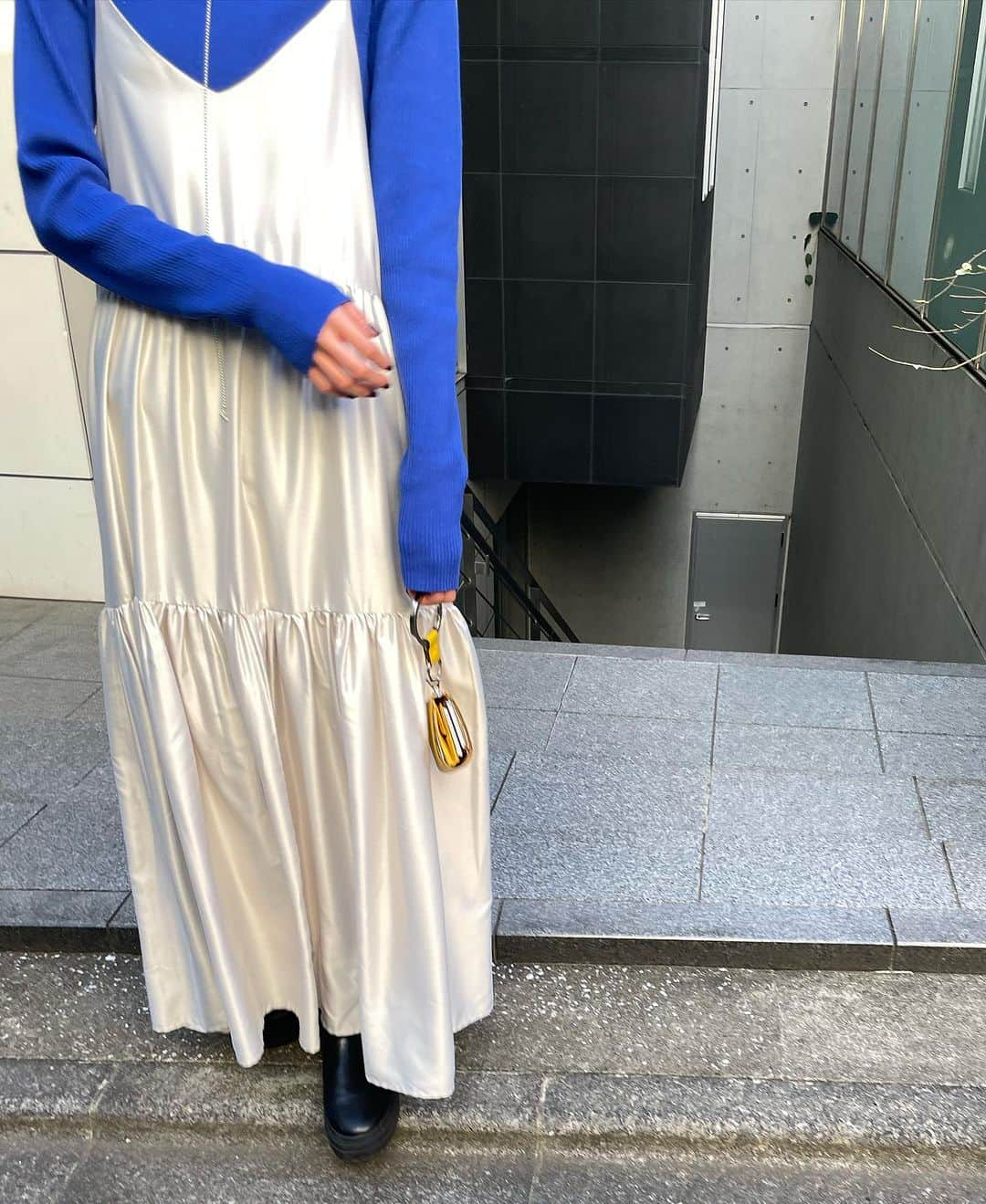 森川小百合さんのインスタグラム写真 - (森川小百合Instagram)「💙💙💙  AWのブルーはこんな感じのパキッとブルーが気分🫐  やっぱり1番好きな色！  サテンのキャミワンピ合わせ💯 @akane__11.1 ちゃんの赤ニット合わせも色々かわいいっ  .  #mystic#mystic_2023ss#mystic_mystyle#コーディネート#ワンピースコーデ#ワンピ#秋#秋服#夏服#ワンピース#ジャケット#ジャケットコーデ#ミニスカ#スカート#スカパン#デート#デート服#おでかけ#おでかけコーデ#163cm#163cmコーデ#骨格ウェーブ #骨格ナチュラル#骨格ウェーブ#ニット#ニットコーディネート#秋#冬#原宿#表参道#スタバ#スターバックス」11月14日 23時58分 - lily.s_y