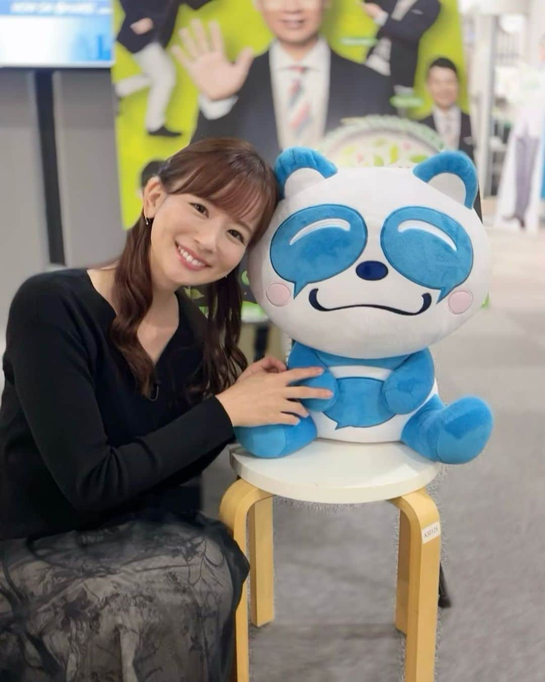 皆藤愛子のインスタグラム：「❤︎ シェアシェアさんと🐼 #ゴゴスマ #TBS #CBC」