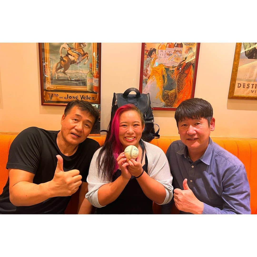 のインスタグラム：「宝物⚾️ ⁡ 先日後楽園ホール大会に観戦に来てくださった ⁡ 与田剛さん、阿波野秀幸さん。 ⁡ 「このボールで壁当てしなさい」とサインボール頂きました✨💪 ⁡ ⁡ #SENJO #仙女 #ぎゅん #KAIBUTSU  #センダイガールズプロレスリング #sendaigirlspro  #女子プロレス #プロレス #prowrestling #prowrestler #筋肉女子  #道場 #training #muscle #musclegirl」