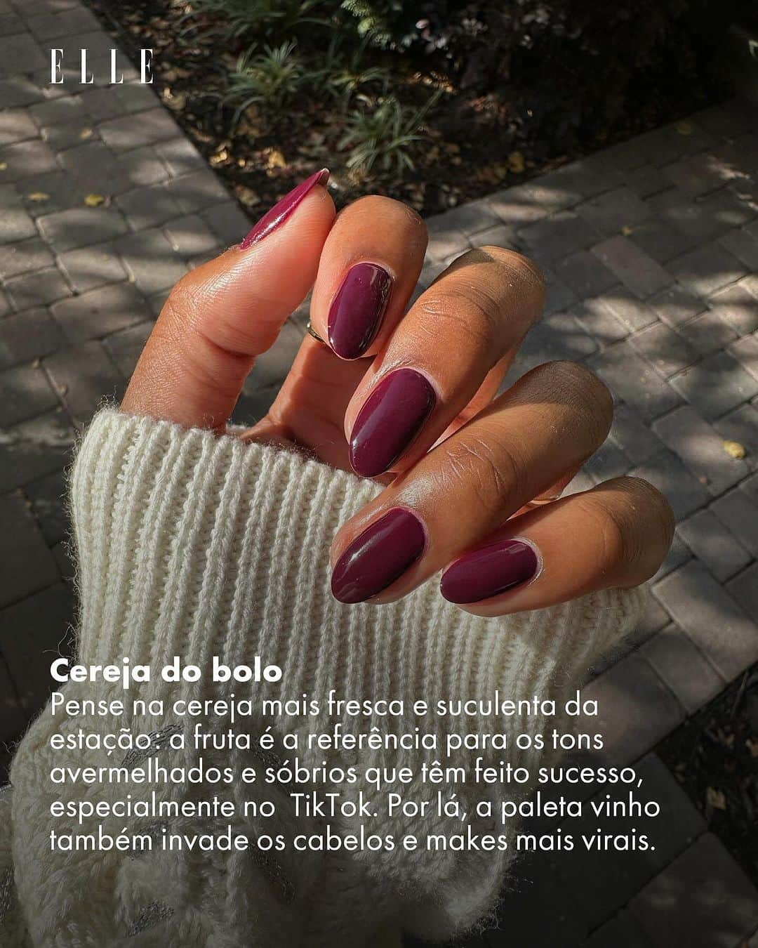 ELLE Brasilさんのインスタグラム写真 - (ELLE BrasilInstagram)「Está com a manicure marcada e não tem ideia de qual esmalte escolher? A gente te dá uma ajudinha! De acordo com nossas pesquisas e andanças por aí, as cores mais bombadas são essas do carrossel, que vão do verde-oliva ao rosa cereja. Qual sua favorita? 💅」11月15日 0時03分 - ellebrasil