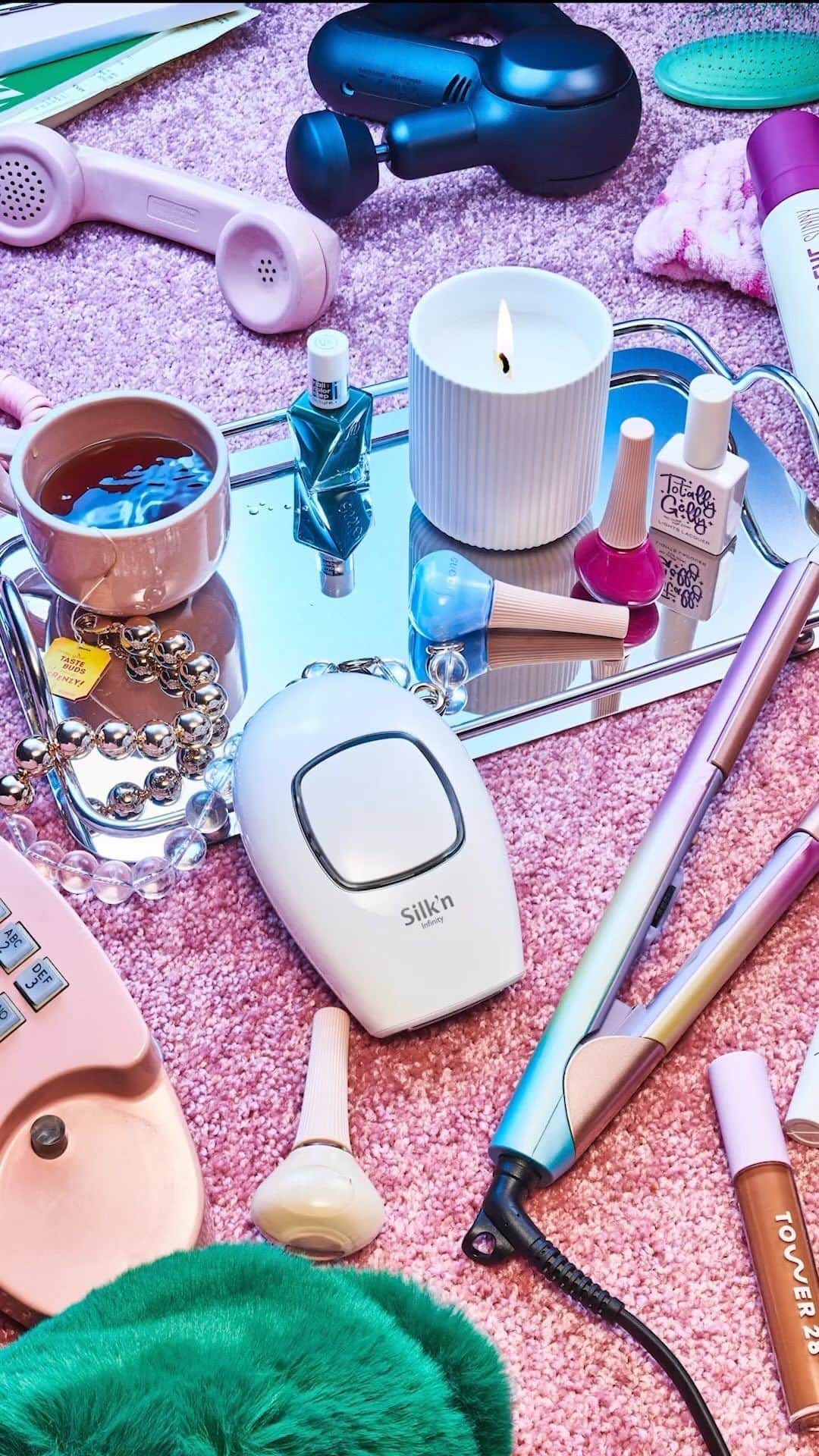 Glamour Magazineのインスタグラム：「How do you like to unwind? From candles to massagers, shop the #GlamourBeautyAwards and #GlamourWellnessAwards  must-haves now by visiting the link in our bio.」