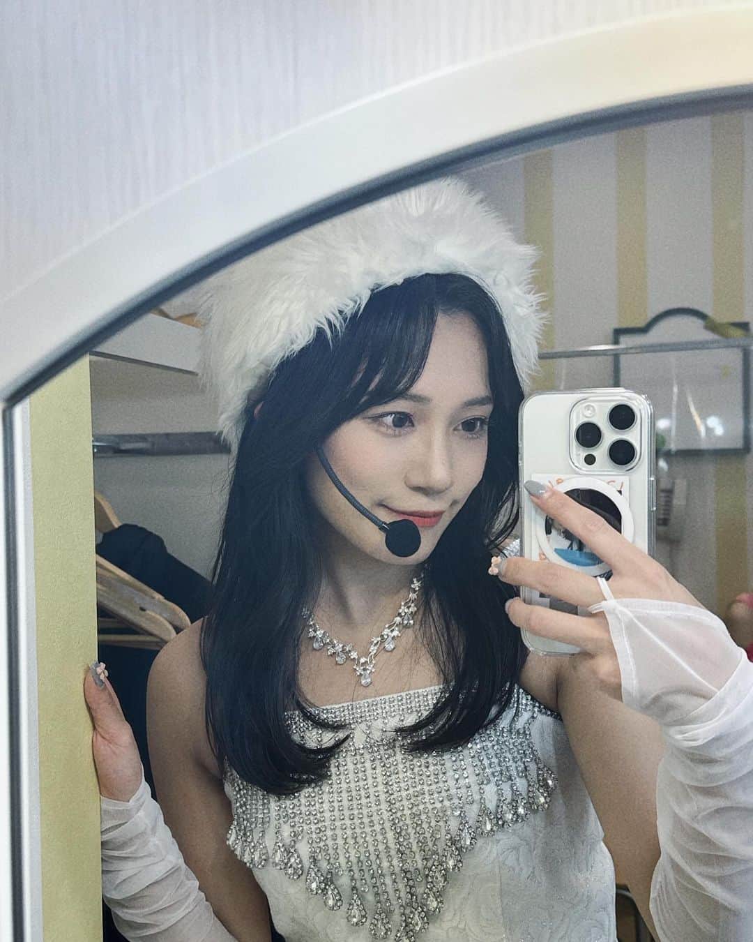 のインスタグラム：「前髪伸びて来た👌🏻」