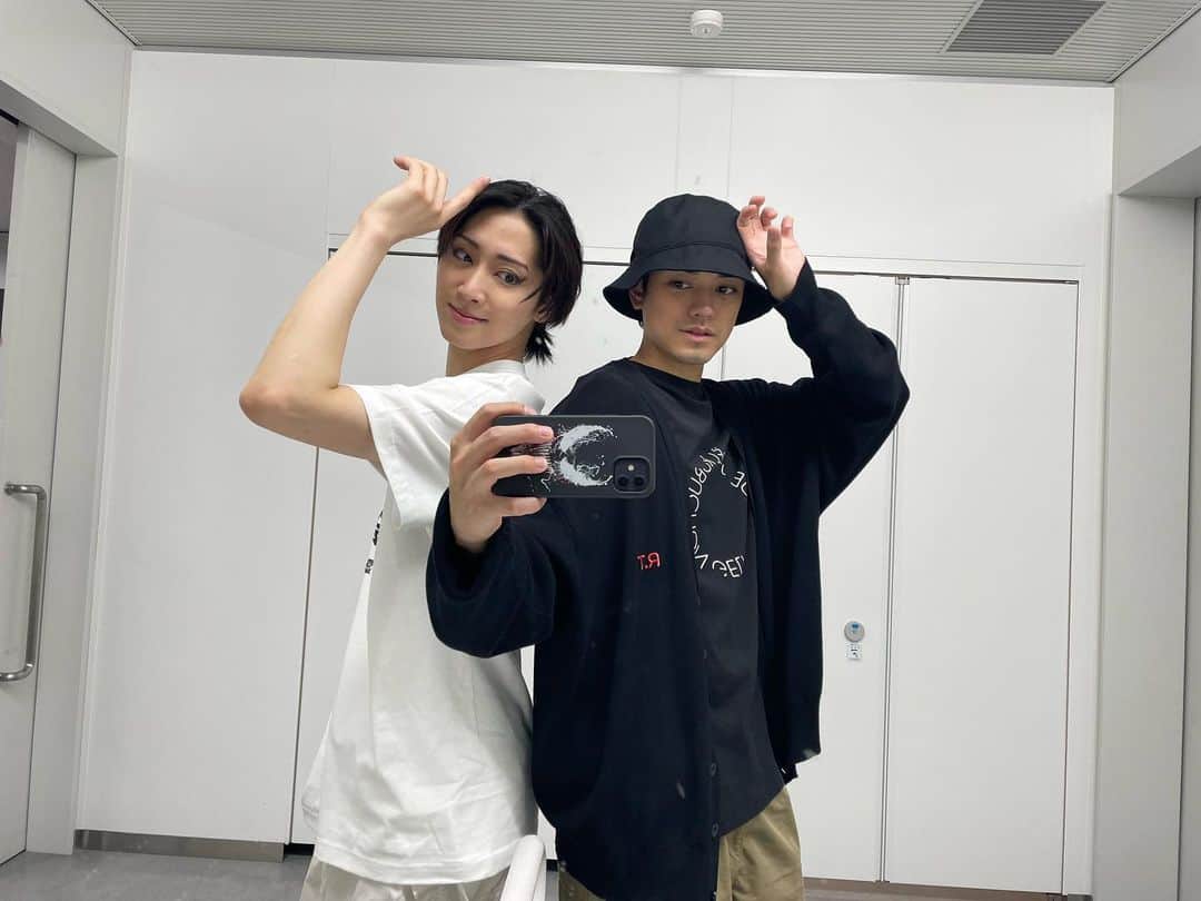 前田隆太朗のインスタグラム：「デビル&エクスタシー #テニミュ運動会 #テニミュ20周年 #切原赤也 #白石蔵ノ介 #全く折り合わへん2人」