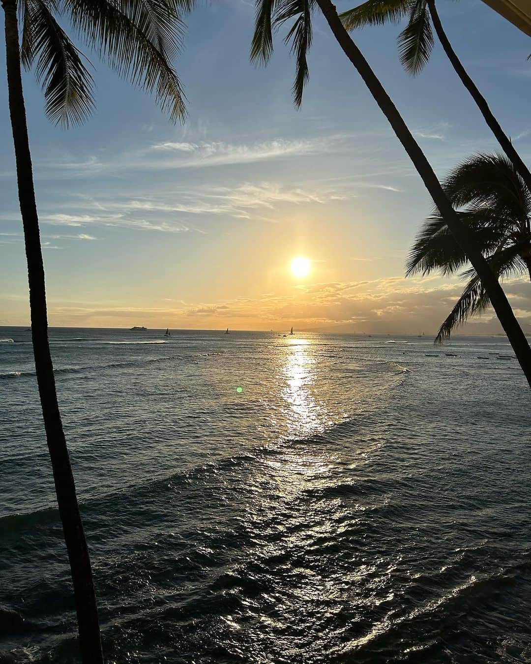 中川愛海さんのインスタグラム写真 - (中川愛海Instagram)「Hawaiiの1番sunsetが綺麗な場所で！ #hawaii  #中川愛海  #一日一回カンパイ  #お邪魔しました  #hawaiiのsunsethouse #sunset  #aloha」11月15日 5時54分 - ami_nakagawa_
