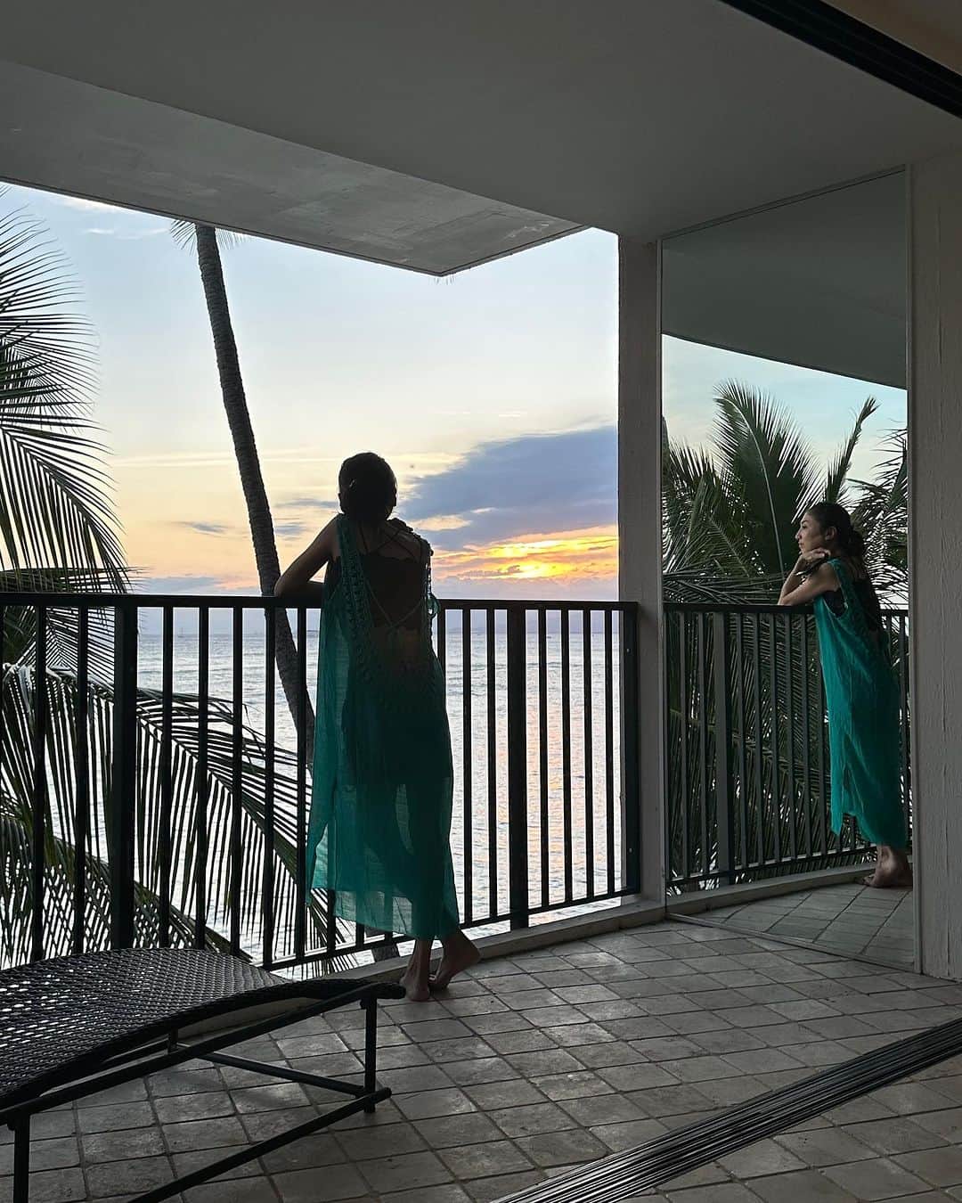 中川愛海のインスタグラム：「Hawaiiの1番sunsetが綺麗な場所で！ #hawaii  #中川愛海  #一日一回カンパイ  #お邪魔しました  #hawaiiのsunsethouse #sunset  #aloha」