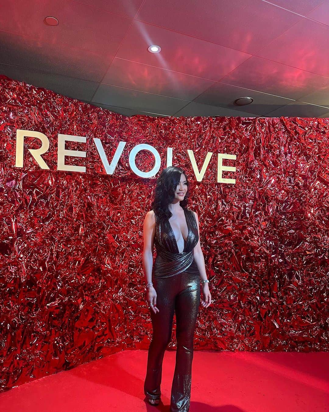キム・リーさんのインスタグラム写真 - (キム・リーInstagram)「@revolve #REVOLVEaroundtheworld」11月15日 0時25分 - kimlee