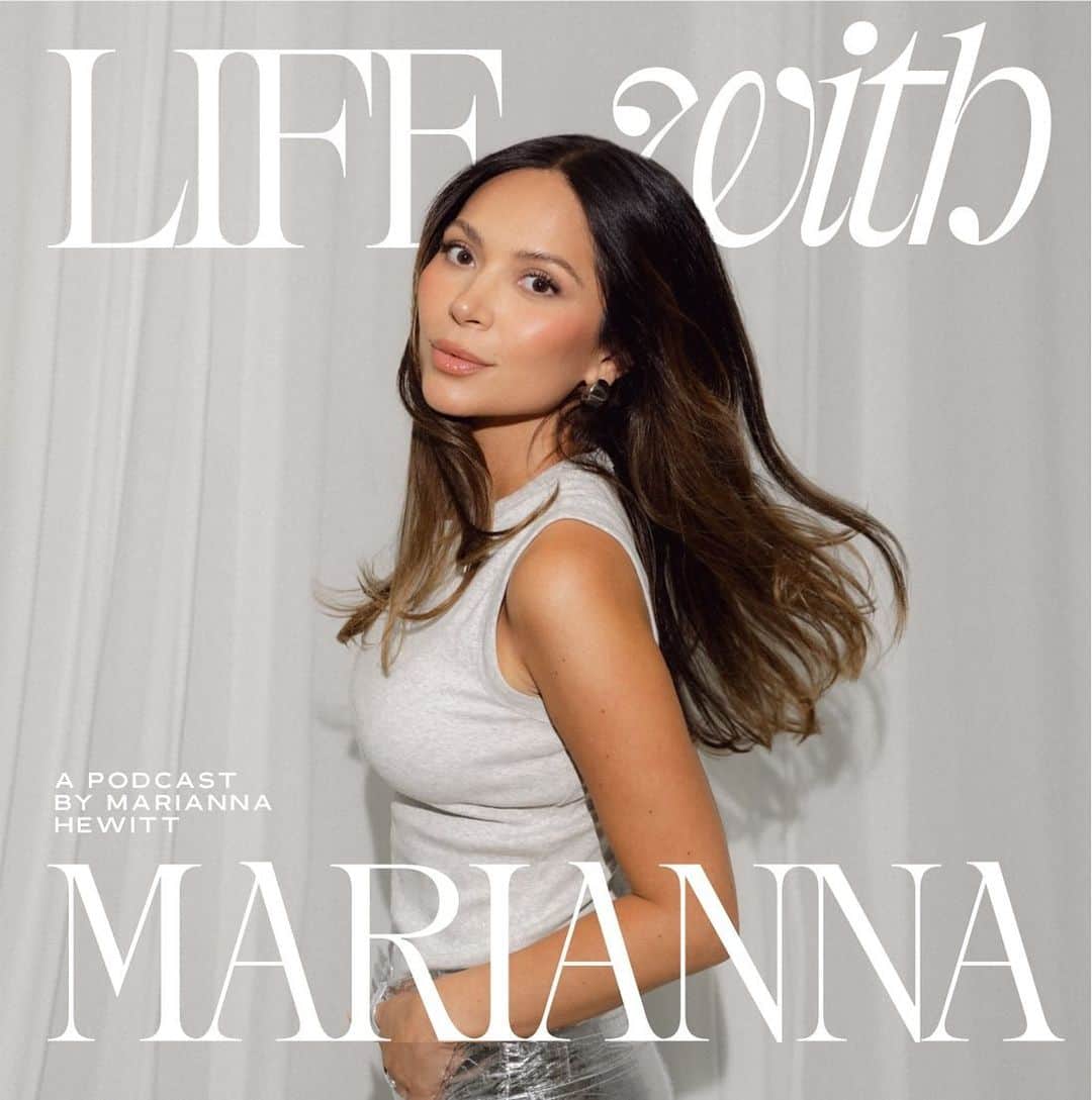 Marianna Hewittのインスタグラム：「Today we celebrate 3 years of Life with Marianna, 166 episodes and 6M+ downloads!  Meeting so many of you and reading your DMs about how the podcast has changed your life, inspired & motivated you or taught you something new means so much to me. I love creating this content for you, so thank you for spending time with me each week!  To celebrate this milestone, I’ve updated my cover art for the first time since the show launched in 2020.   🎧 subscribe on @applepodcasts & follow on @spotifypodcasts —  @dearmediastudio network」