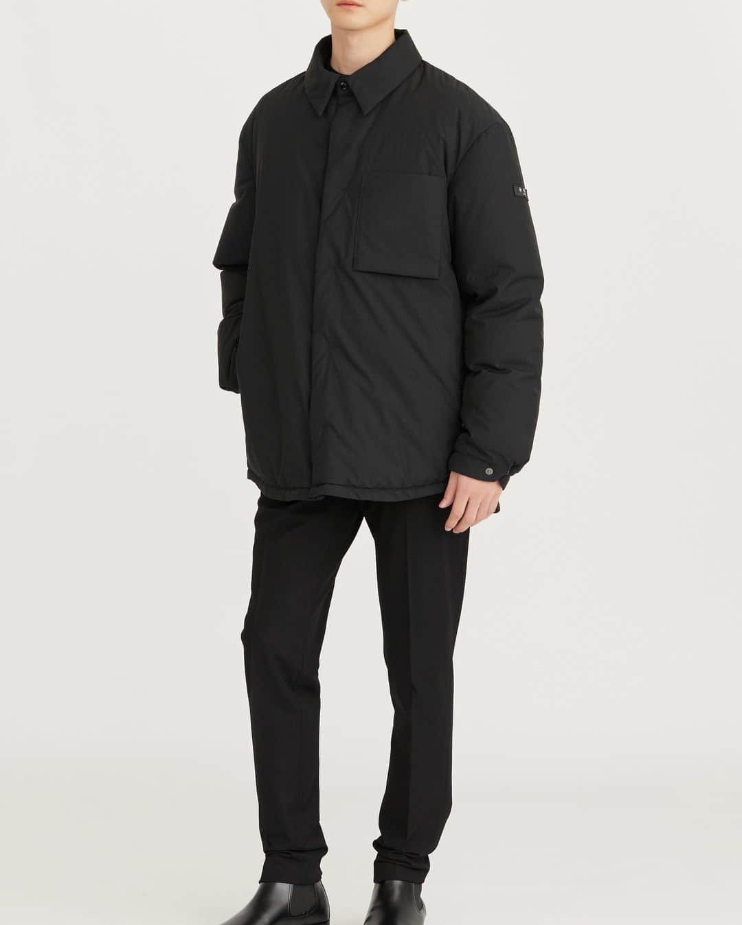 タトラスさんのインスタグラム写真 - (タトラスInstagram)「Elevate your style to new heights with KIRIU. Impeccably crafted from uniquely textured taffeta, this jacket seamlessly blends sophistication and design prowess, reminiscent of the classic coach jacket. An infusion of timeless elegance and an extra dose of down-filling promise unparalleled warmth for a luxurious statement.  #tatras23aw」11月15日 0時32分 - tatras_official