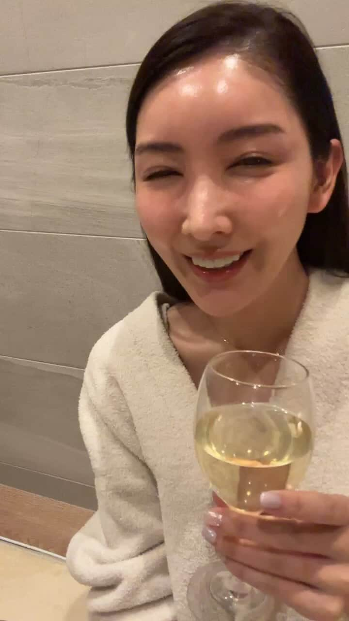 AKOのインスタグラム：「酔っ払って喋りすぎたたから多分後で消す」