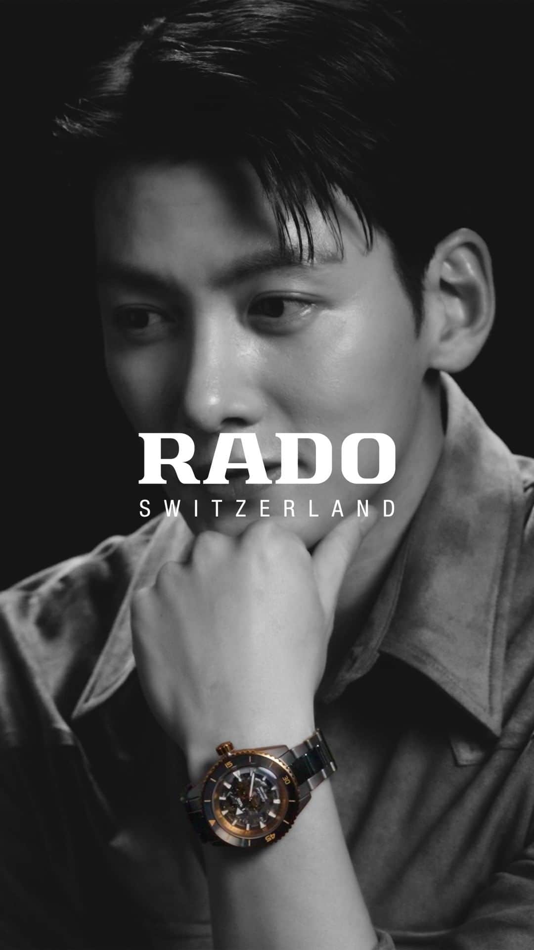 ラドーのインスタグラム：「Ji Chang-wook is the face of Rado.​ Humble, riveting, and authentic in his craft, South Korean actor and singer @jichangwook is the world’s heartthrob. But he sees the multifaceted part of himself as being what makes him the perfect Global Brand Ambassador for Rado’s Captain Cook timepieces. Formal yet active, precise yet versatile. It takes all of you to be good at what you do.​  #Rado #RadoCaptainCook #RadoxJiChangWook #Skeletonwatch #Feelit」