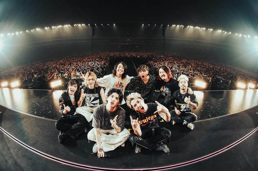 MY FIRST STORYのインスタグラム：「VS  Thank You!! TOKYO DOME!!  Thank You!! ONE OK ROCK!!  Photos by @nekoze_photo   ※写真の無断転載、転用禁止」