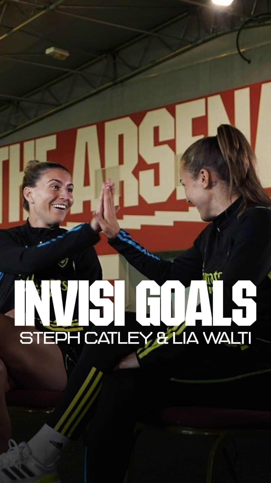 Arsenal Ladiesのインスタグラム：「@stephcatley and @liawaelti go head to head in a game of Invisi Goals 😂👻   Watch the full episode on Arsenal.com 📺」