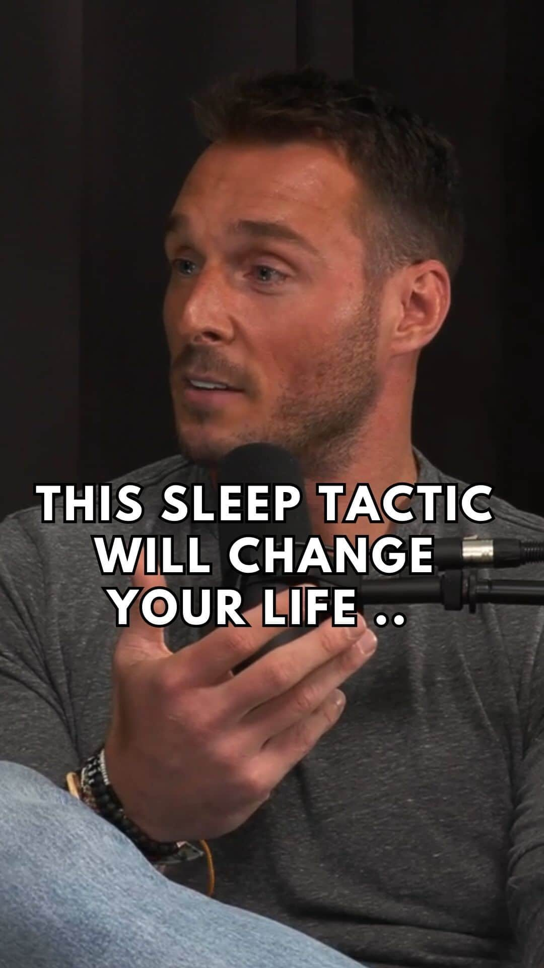 ショーン・ブースのインスタグラム：「Episode #26 of @inthebooth.podcast 🎙️  Rest easy, folks! We’re venturing into the  world of sleep optimization with former NFL athlete and co-founder of Dream Recovery, Todd Anderson. Here’s a guy who understands the power of a good night’s rest. From his days as a college football walk-on to his current role as a champion of sleep-focused wellness, Todd’s journey is as inspiring as it is insightful.  We dive into the nitty-gritty of sleep and its impact on our lives, discussing how seemingly innocuous activities like screen time and alcohol consumption can throw our sleep patterns out of whack. Todd reveals the importance of a balanced REM and non-REM sleep cycle for sustained physical and mental regeneration. We delve into exactly how many hours of sleep our bodies need and talk about some fascinating sleep aids - think sleep masks, fitness & health wearables, blue light glasses, and even mouth taping!  Finally, we explore the pros and cons of other sleep aids like melatonin and THC. From tips on picking the perfect mattress to strategies for controlling technology’s impact on our sleep, we leave no stone unturned. Don’t snooze on this one - it’s time to wake up to the importance of quality sleep.」