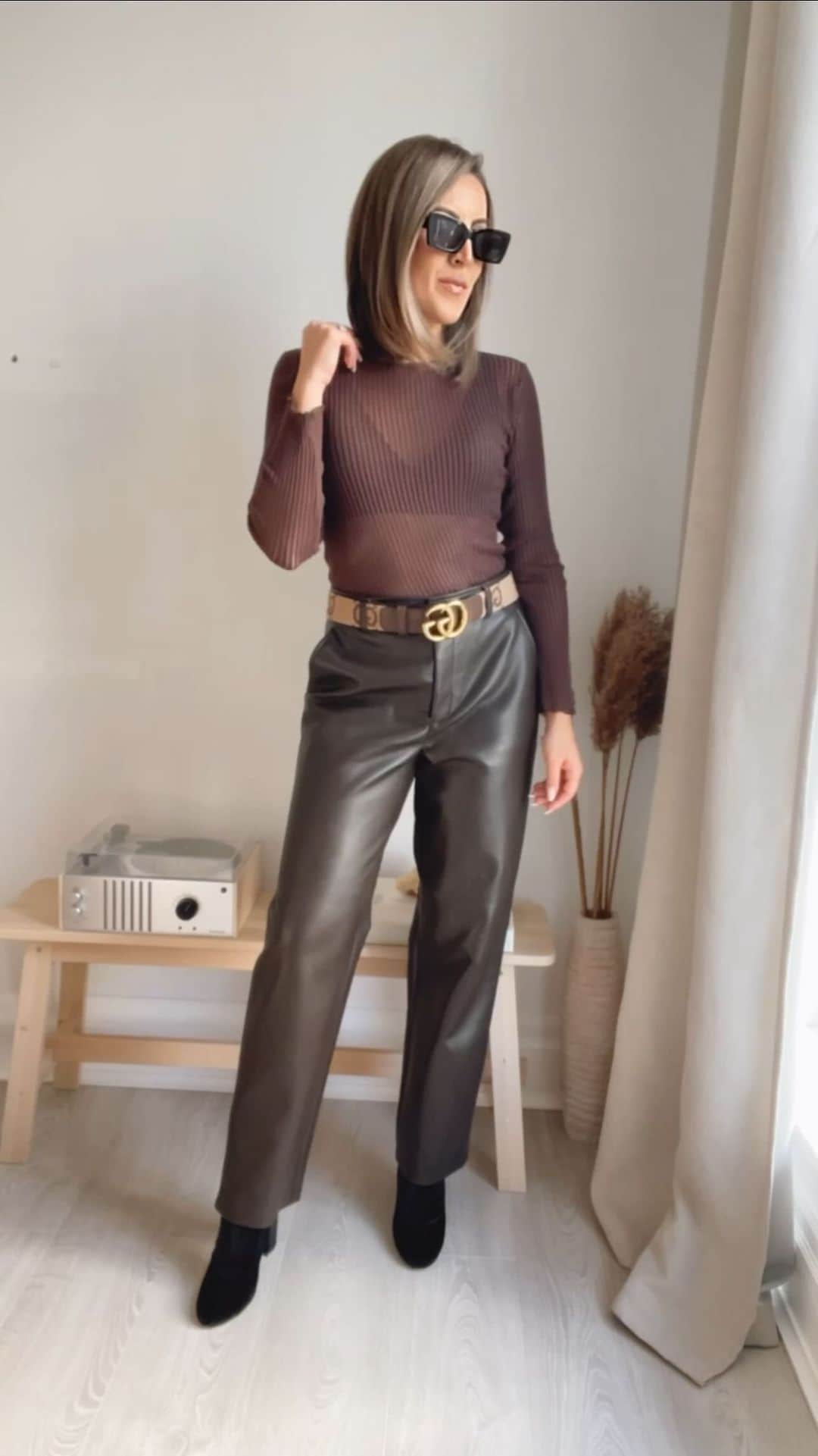 Stephanie Sterjovskiのインスタグラム：「Day 09 | Chocolate Caramel giving POSH 🤎✨ If you haven’t noticed, your girl loves brown. I’d wear this for a fun night out 🍸(with my mocktail, lol). Linked similar pieces on my LTK: https://liketk.it/4nLwI #chocolatebrown #fauxleather #elevatedfallstyle #ltkseasonal」