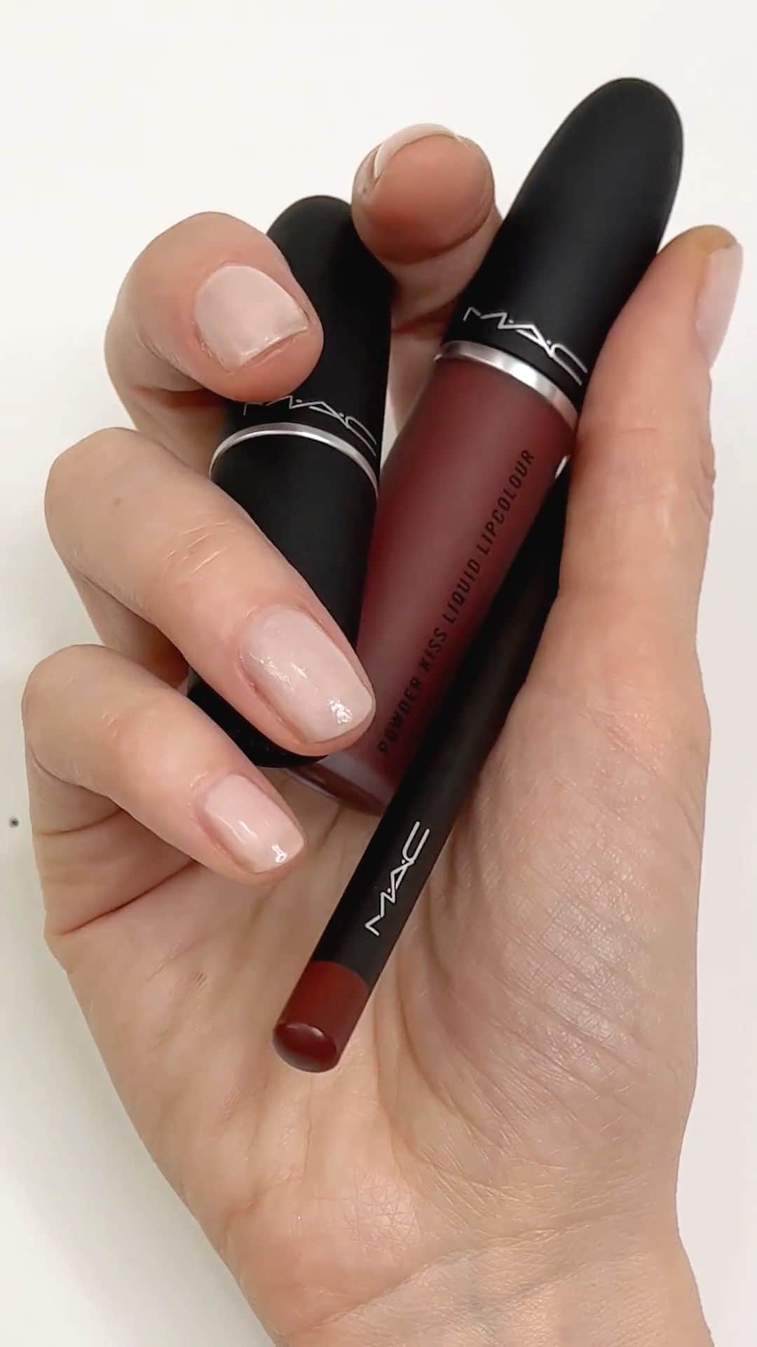 M·A·C Cosmetics UK & Irelandのインスタグラム：「We’re embracing the warm brown tones for autumn 🍂  Add a touch of spice and warmth to your autumn makeup look with the Powdered Snow Powder Kiss Lip Kit in Brown 🤎  Featuring limited-edition shades in Powder Kiss Lipstick and Powder Kiss Liquid Lipcolour alongside Mahogany Lip Pencil in a quilted-chrome reusable bag!  Tap to shop NOW!  #MACCosmeticsUK #MACHoliday #MACBizarreBlizzard」