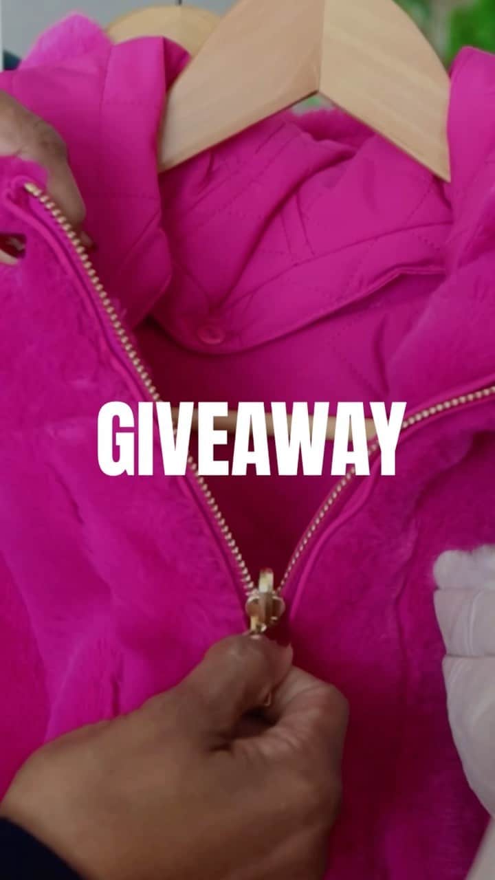 イマン・アブドゥルマジドのインスタグラム：「GIVEAWAY‼️ Head over @imanglobalchic for a chance to win! Good Luck!   #IMANGlobalChic #IMANGiveaway」