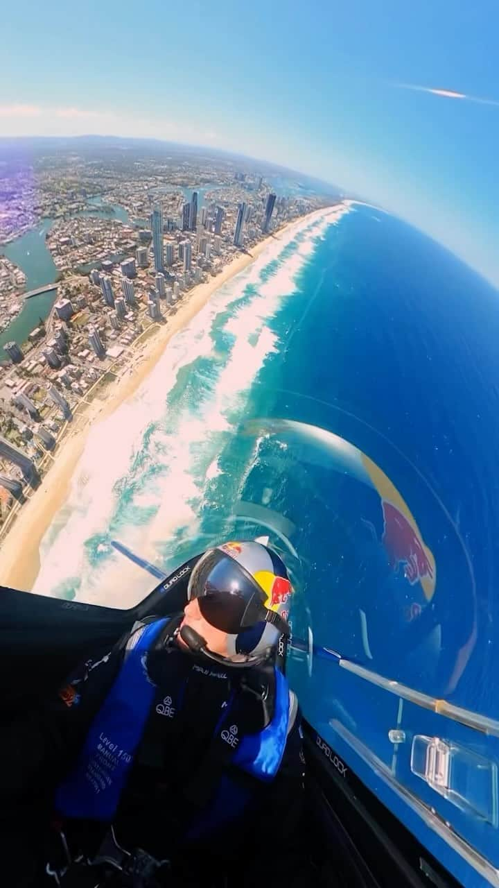 goproのインスタグラム：「Corner office, ocean view for @matthallracing 🌊 #GoProMAX gave us a surf check from the cockpit during the Gold Coast Pacific Airshow.  @goproanz #GoProANZ #GoPro #Aviation #Pilot #StuntPlane #Airshow #POV #PacificAirshow」