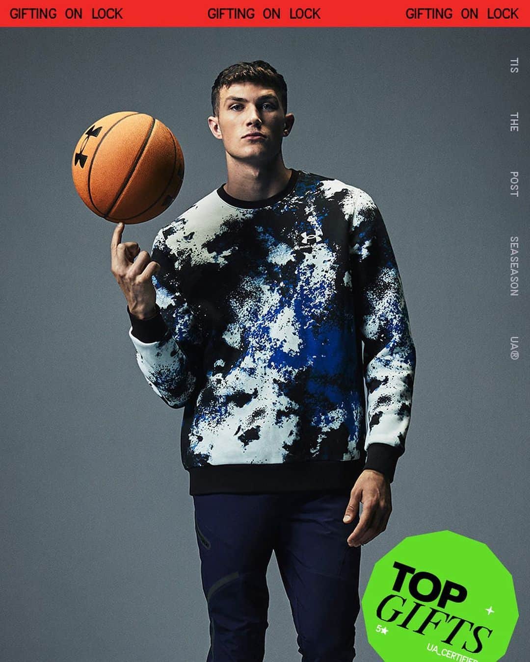 Under Armourのインスタグラム：「Fleece for all! Treat yourself to pre-game gear that has athletes feeling bold and confident on and off the court❄️」