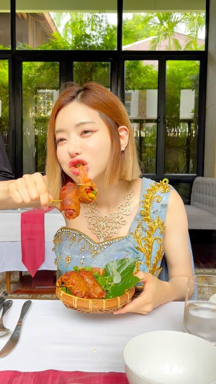 Dj Sodaのインスタグラム：「Cambodia‘s traditional foods are so delicious😋💙」