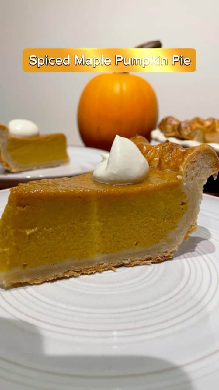 ゴードン・ラムゼイのインスタグラム：「Get ready for Thanksgiving with this delicious Spiced Maple Pumpkin Pie 🥧 Get the recipe in my amazing mobile game #ChefBlast where ever you get your favourite apps」