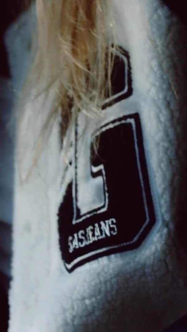ガスのインスタグラム：「Wrap up in a cult, dial up a trend and let the high school whispers begin.  Rock the Coryn Bomber for that stylish edge.   Shop now at gasjeans.com」