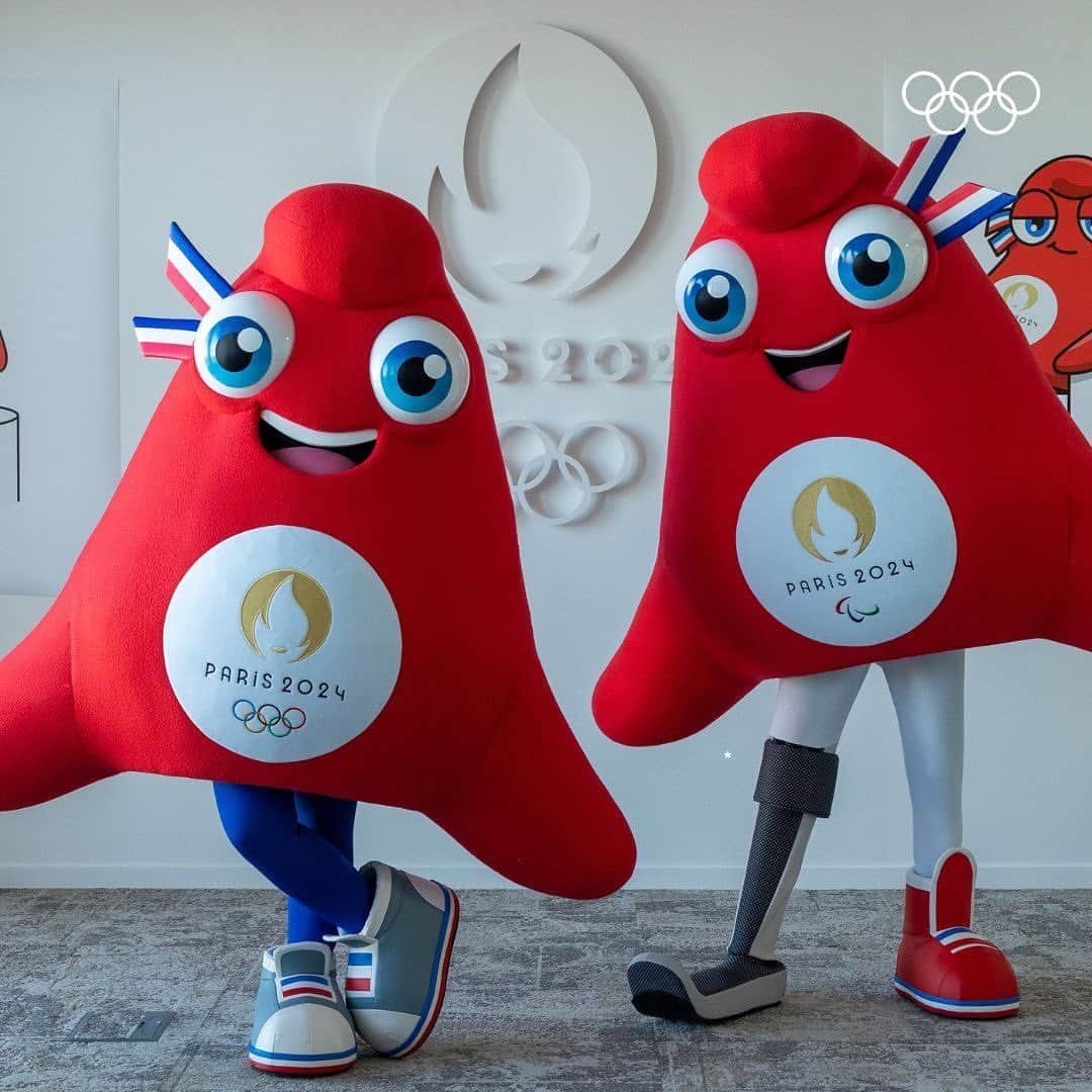 オリンピックのインスタグラム：「Celebrating 1 year of the Paris 224 Olympic Games mascot, The Phryges! 🥳🧁 Who's got their mascot at home? 🧸」