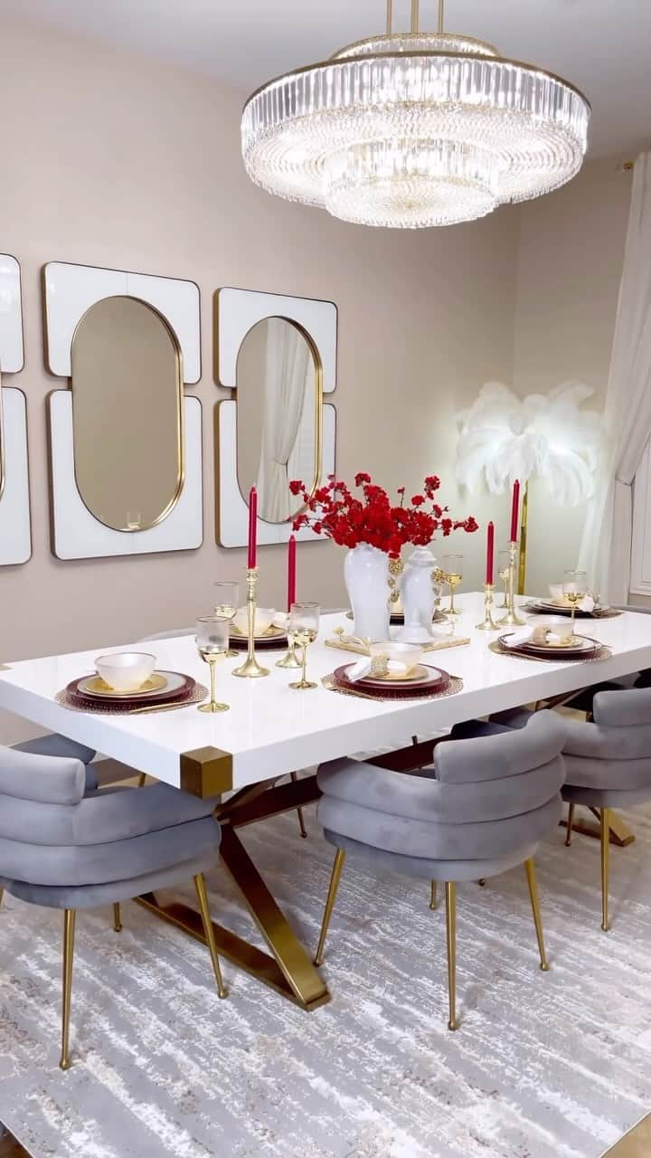 のインスタグラム：「We are loving this stunning holiday dinner table styling by @decor_olgabrito 😍🎄❤️ Thank you for your support, Olga! We appreciate you🤍 Shop our kitchen & home essentials today at inspiremehomedecor.com link in bio!」