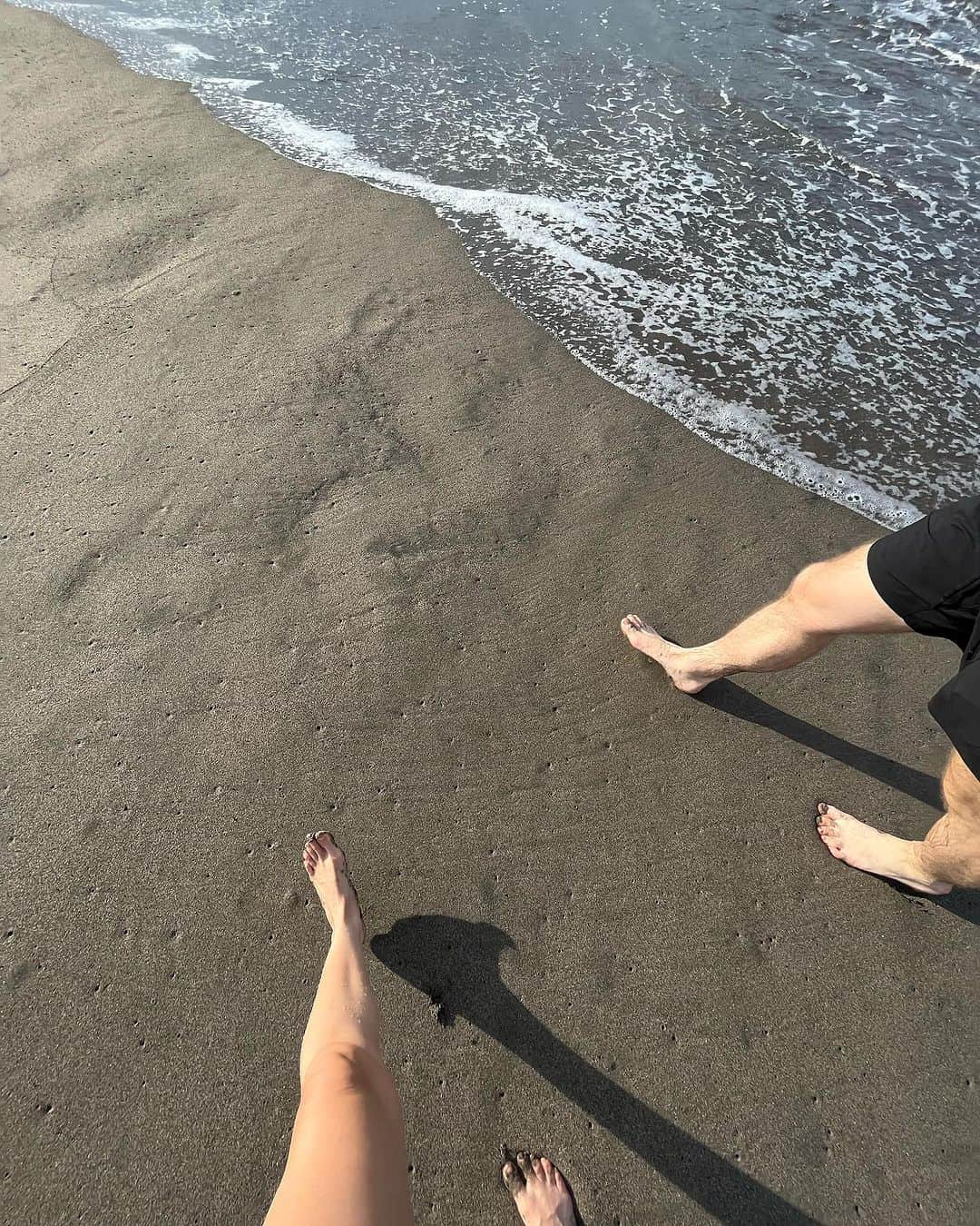 アンディー・トレスさんのインスタグラム写真 - (アンディー・トレスInstagram)「Morning beach walks are my favorite way to start the day 🦀 #puertovallarta #beach #mexico #playa」11月15日 2時13分 - stylescrapbook